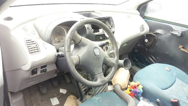 NISSAN ALMERA TINO (V10M) Básico Motor 1,8 Ltr. - 84 kW 16V CAT
