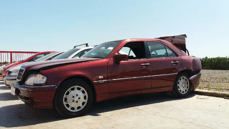 MERCEDES CLASE C (W202) BERLINA 200 CDI (202.134)   |   04.98 - 12.00 foto 2