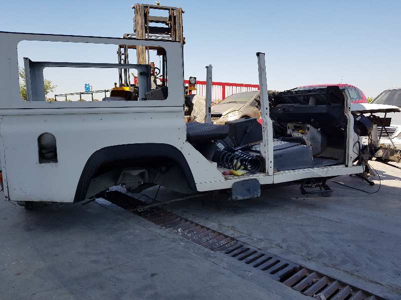 LAND ROVER DEFENDER (LD) 2.5 TDI Motor 2,5 Ltr. - 83 kW TDI foto 3