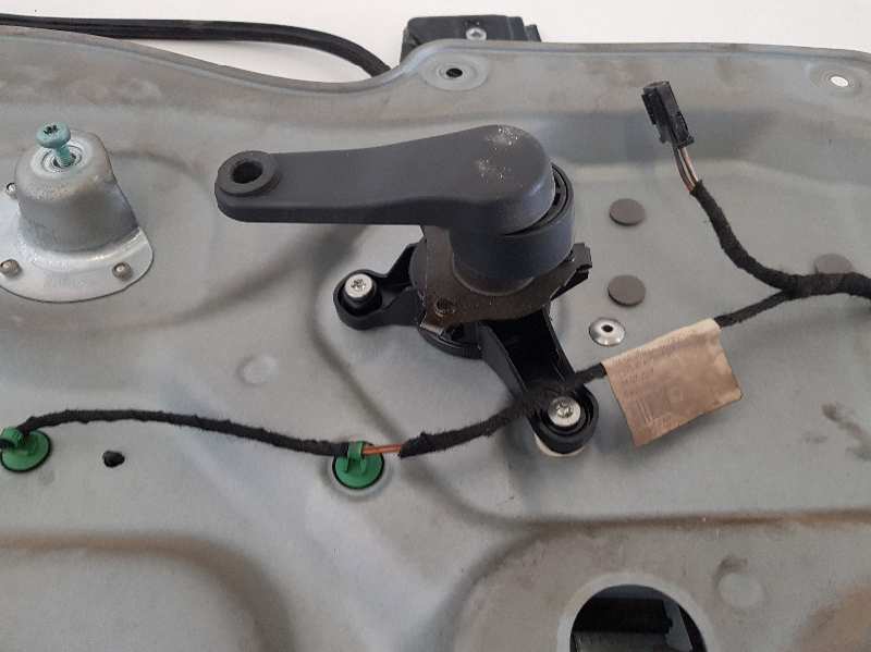 ELEVALUNAS DELANTERO IZQUIERDO RENAULT MASCOTT FgDk 150. 35/55/65 Cabina doble