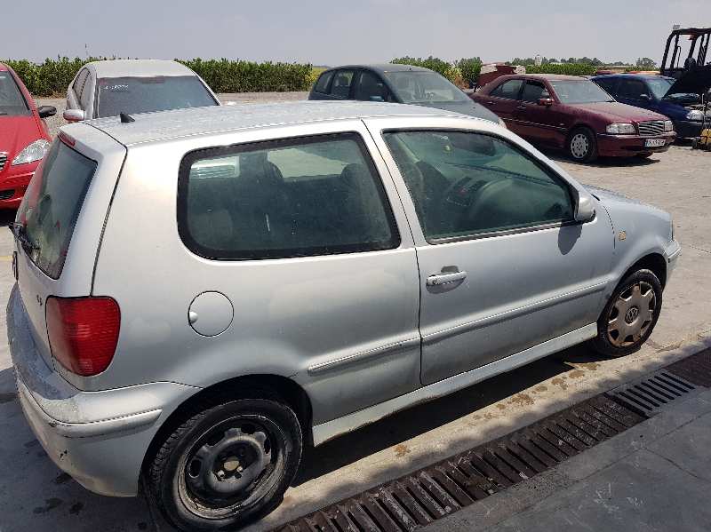 VOLKSWAGEN POLO BERLINA (6N2) Trendline Motor 1,4 Ltr. - 55 kW 16V foto 4