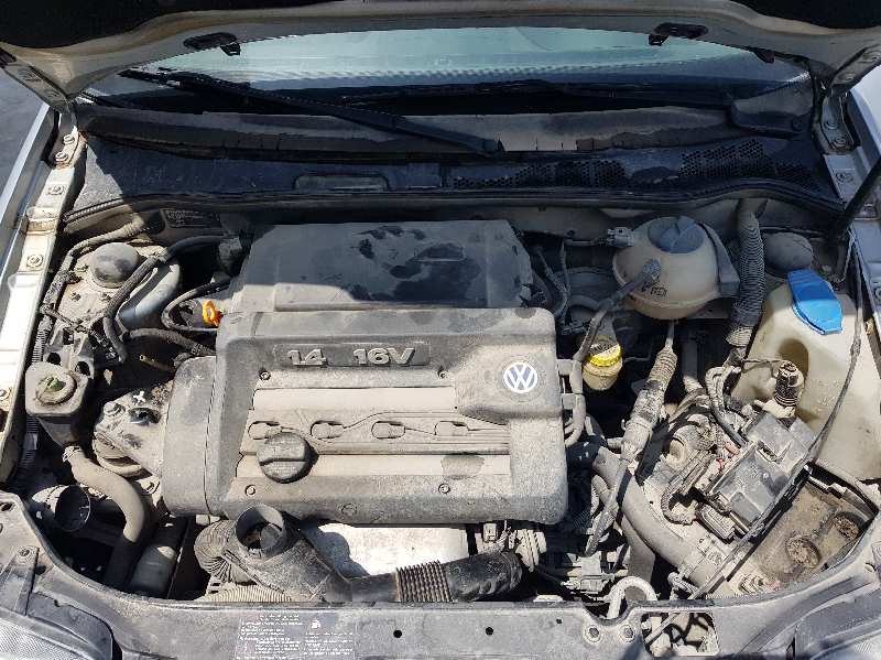 VOLKSWAGEN POLO BERLINA (6N2) Trendline Motor 1,4 Ltr. - 55 kW 16V foto 12