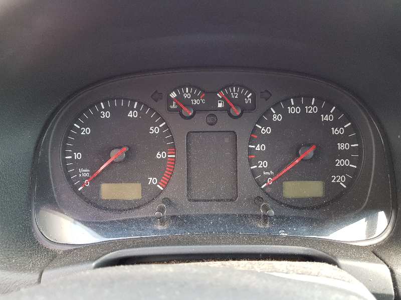 VOLKSWAGEN GOLF IV BERLINA (1J1) Básico   |   0.97 - ...