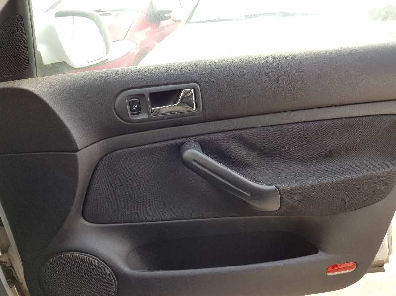 VOLKSWAGEN GOLF IV BERLINA (1J1) Básico   |   0.97 - ...