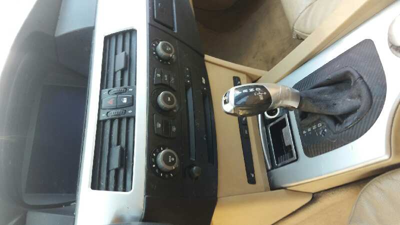 BMW SERIE 5 BERLINA (E60) 530d   |   07.03 - 12.06 foto 8