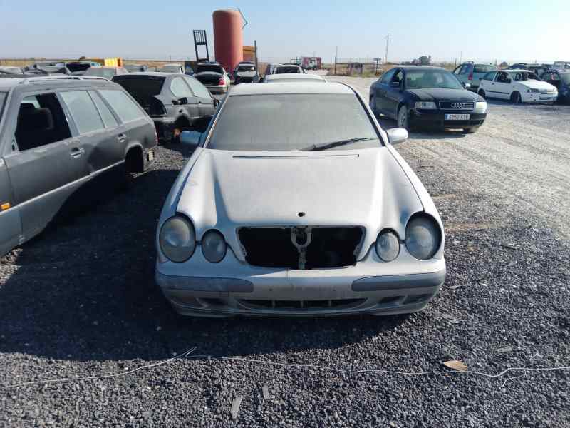MERCEDES-BENZ CLASE E (W210) BERLINA DIESEL 270 CDI (210.016) Motor 2,7 Ltr. - 125 kW CDI 20V CAT