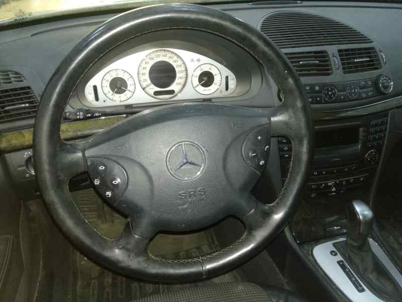 MERCEDES CLASE E (W211) FAMILIAR 220 T CDI (211.206)   |   01.03 - 12.06 foto 11