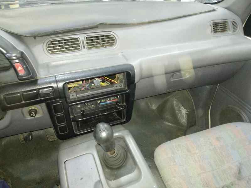 NISSAN VANETTE CARGO (HC23) Familiar (5 asientos) Motor 2,3 Ltr. - 55 kW Diesel foto 9
