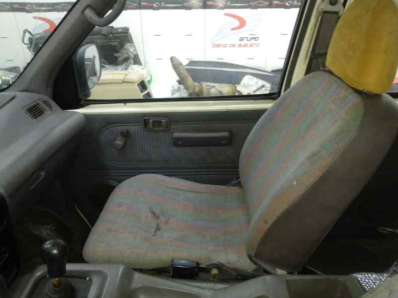 NISSAN VANETTE CARGO (HC23) Familiar (5 asientos) Motor 2,3 Ltr. - 55 kW Diesel foto 12