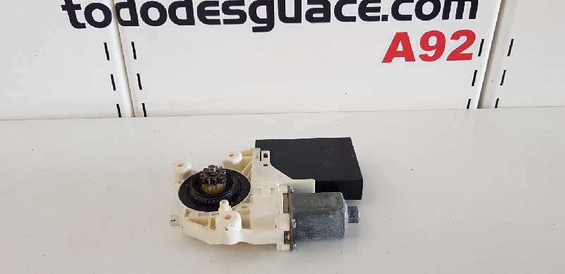 MOTOR ELEVALUNAS DELANTERO DERECHO