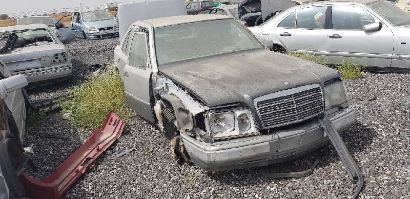 MERCEDES-BENZ CLASE E (W124) BERLINA 3.0 Turbodiesel CAT Motor 3,0 Ltr. - 108 kW Turbodiesel CAT foto 3