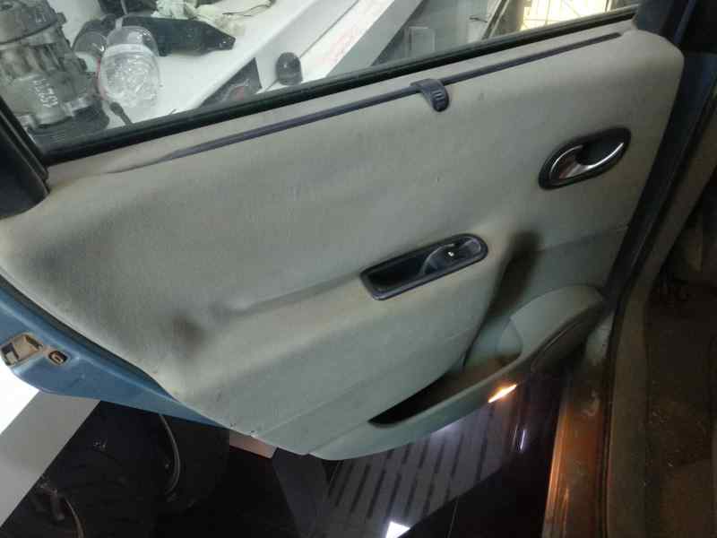 RENAULT SCENIC II Confort Authentique   |   06.03 - 12.05 foto 8
