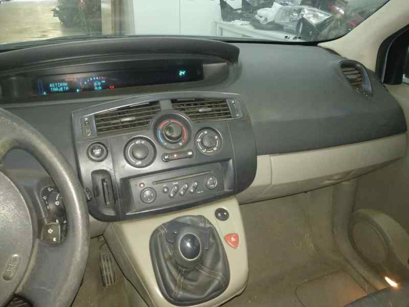 RENAULT SCENIC II Confort Authentique   |   06.03 - 12.05 foto 11