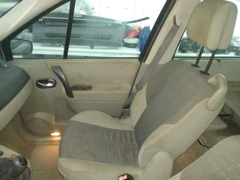 RENAULT SCENIC II Confort Authentique   |   06.03 - 12.05 foto 12