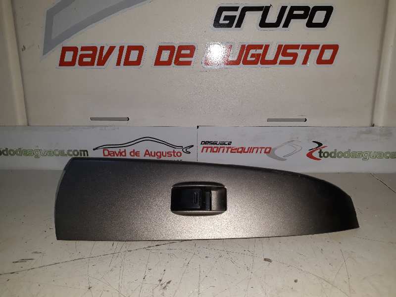 MANDO ELEVALUNAS TRASERO DERECHO