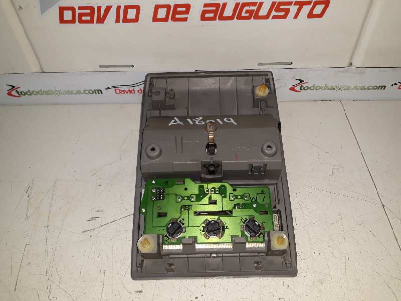 LUZ INTERIOR TOYOTA PRIUS (NHW20) *   |   0.04 - 0.09
