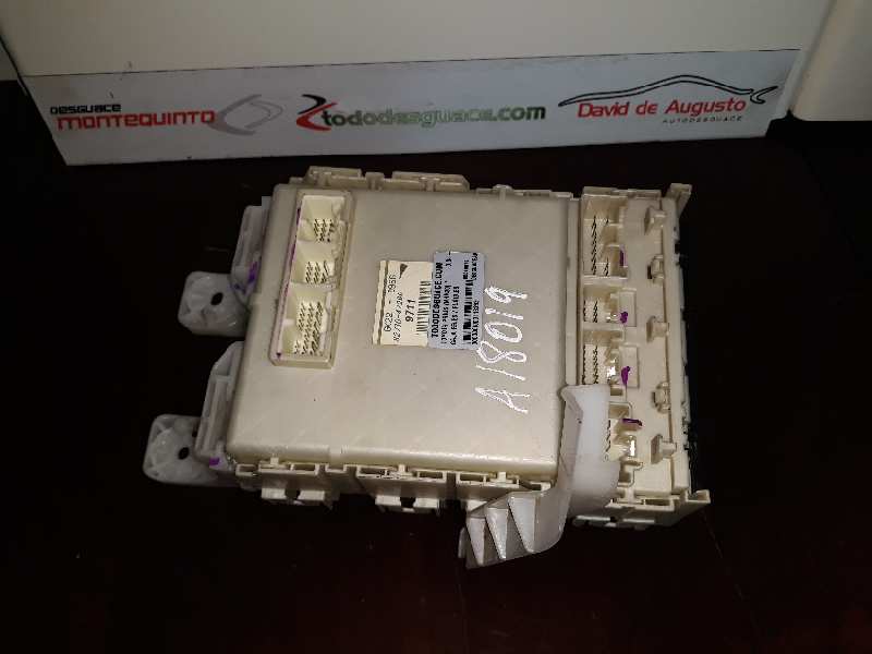 CAJA RELES / FUSIBLES TOYOTA PRIUS (NHW20) *   |   0.04 - 0.09