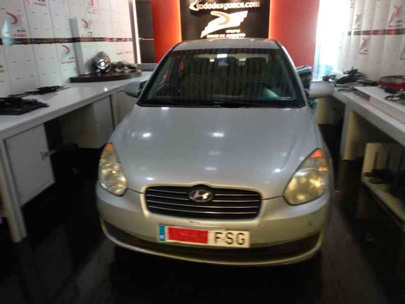 GUANTERA HYUNDAI ACCENT (MC) GLS Full   |   05.06 - 12.10