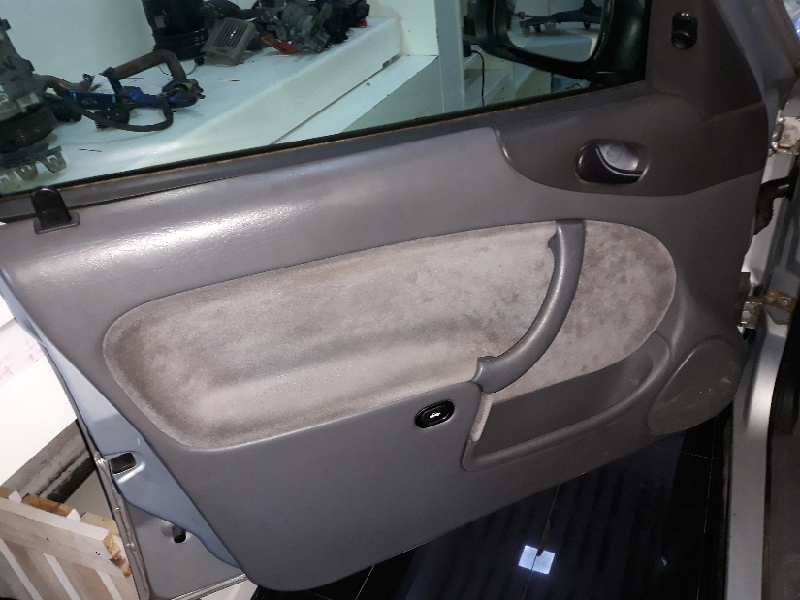 SAAB 9-3 BERLINA 2.2 TID   |   03.99 - 12.01 foto 8