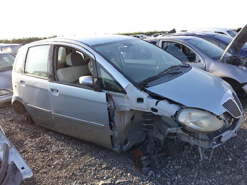 LANCIA MUSA (184) 1.3 16V Multijet Argento Motor 1,3 Ltr. - 51 kW JTD CAT foto 2