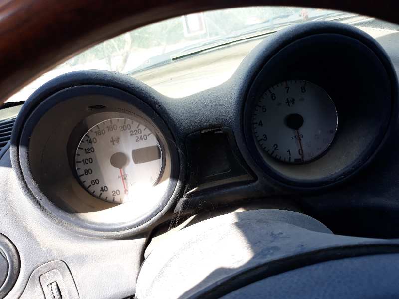 ALFA ROMEO 156 1.6 16V T.Spark Distinctive Motor 1,6 Ltr. - 88 kW 16V CAT