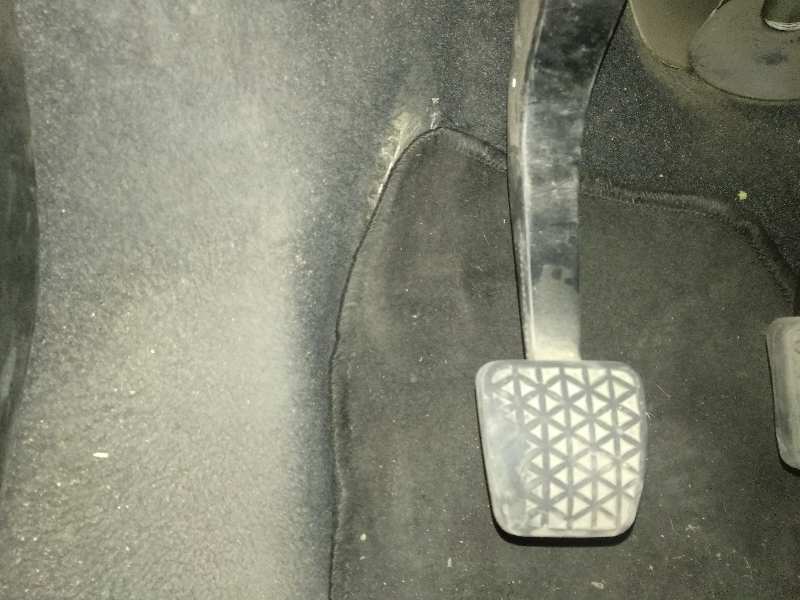 PEDAL EMBRAGUE OPEL ZAFIRA A *