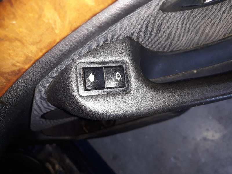 MANDO ELEVALUNAS DELANTERO DERECHO BMW SERIE 5 BERLINA (E39) 520d   |   03.00 - 12.03