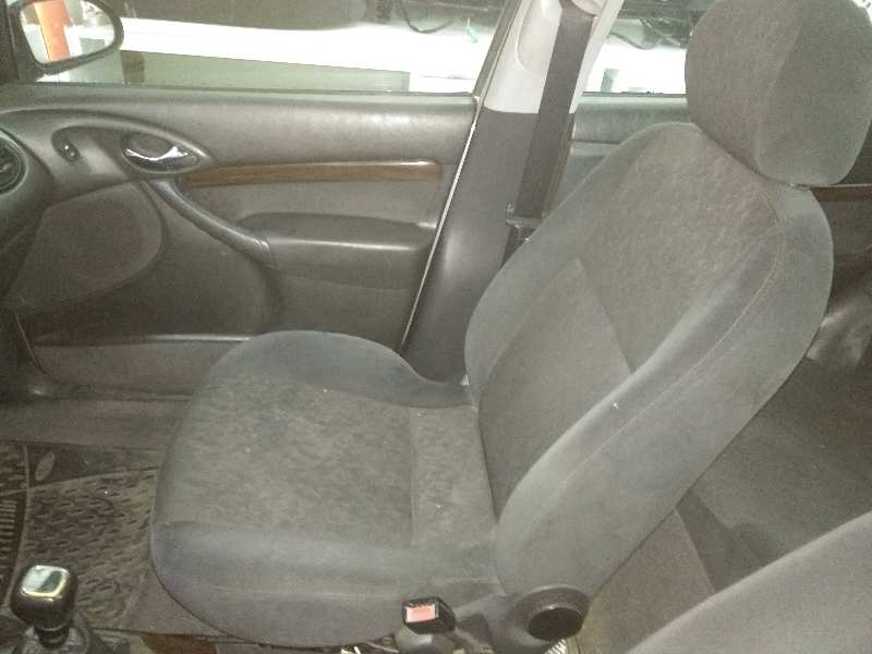 FORD FOCUS BERLINA (CAK) Ambiente   |   08.98 - 12.04