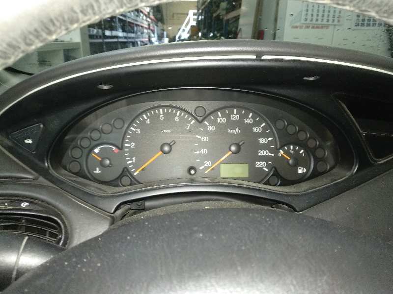 FORD FOCUS BERLINA (CAK) Ambiente   |   08.98 - 12.04