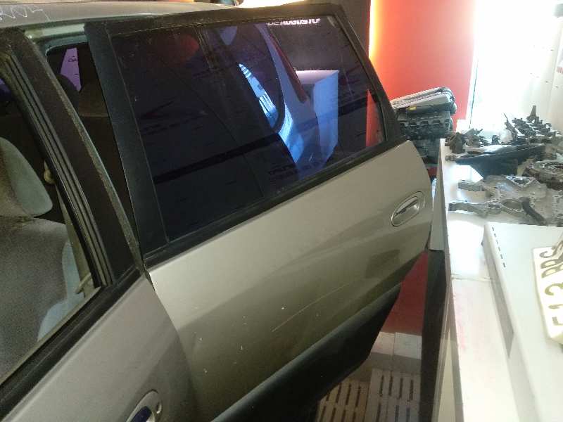 PUERTA TRASERA IZQUIERDA KIA CARENS 1.8 16V EX Monovolumen