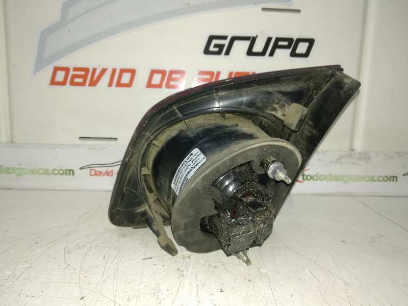 PILOTO INTERIOR TRASERO IZQUIERDO foto 2