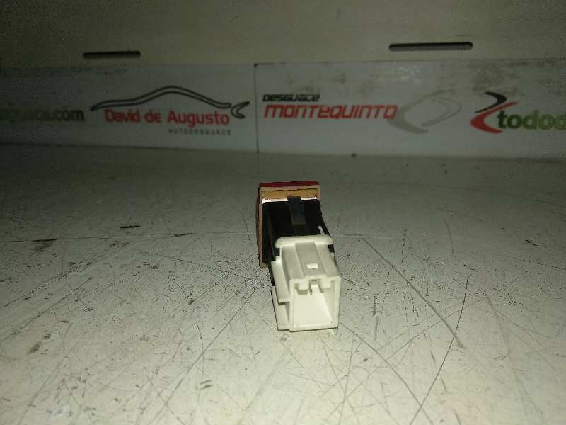 INTERRUPTOR WARNING SKODA OCTAVIA BERLINA (1Z3) Active   |   05.04 - 12.08