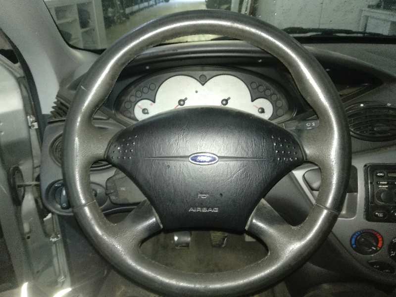 FORD FOCUS BERLINA (CAK) Ambiente   |   08.98 - 12.04