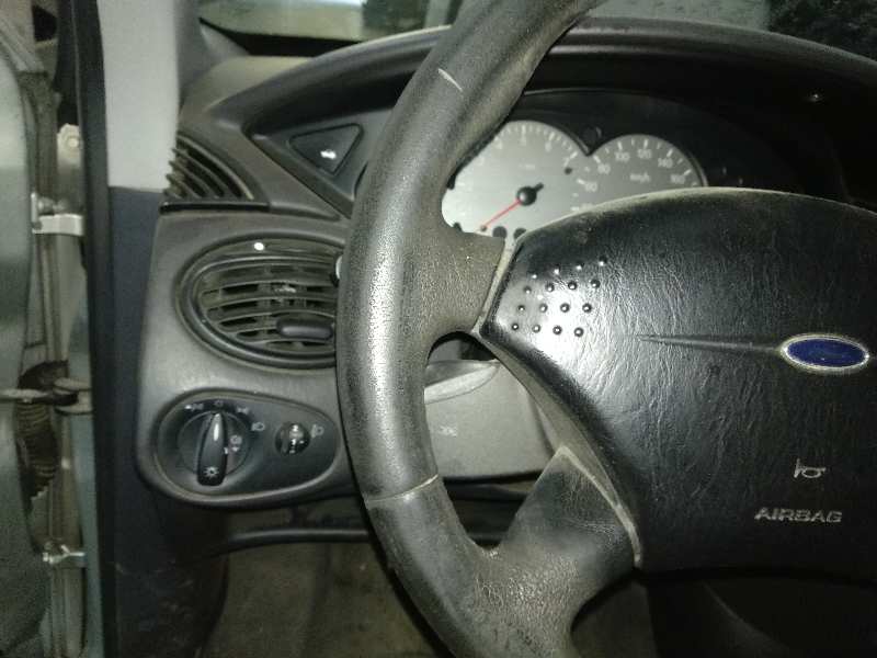 FORD FOCUS BERLINA (CAK) Ambiente   |   08.98 - 12.04