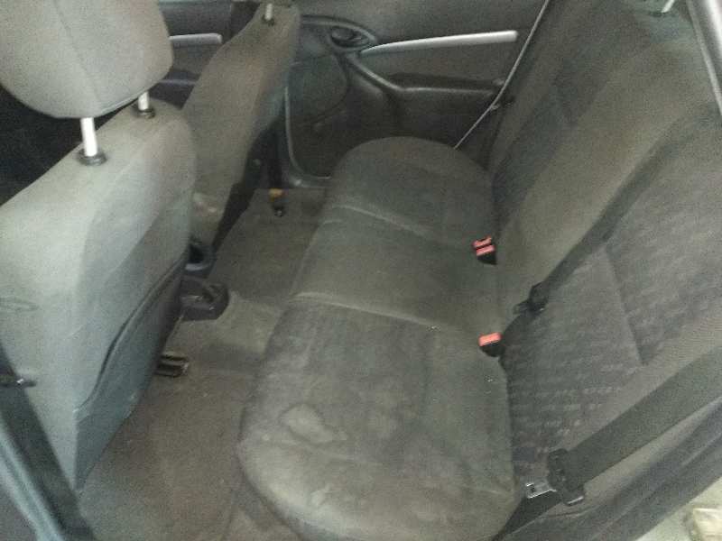 FORD FOCUS BERLINA (CAK) Ambiente   |   08.98 - 12.04