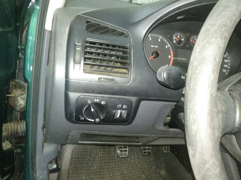 SEAT CORDOBA BERLINA (6K2) Tour Motor 1,6 Ltr. - 55 kW