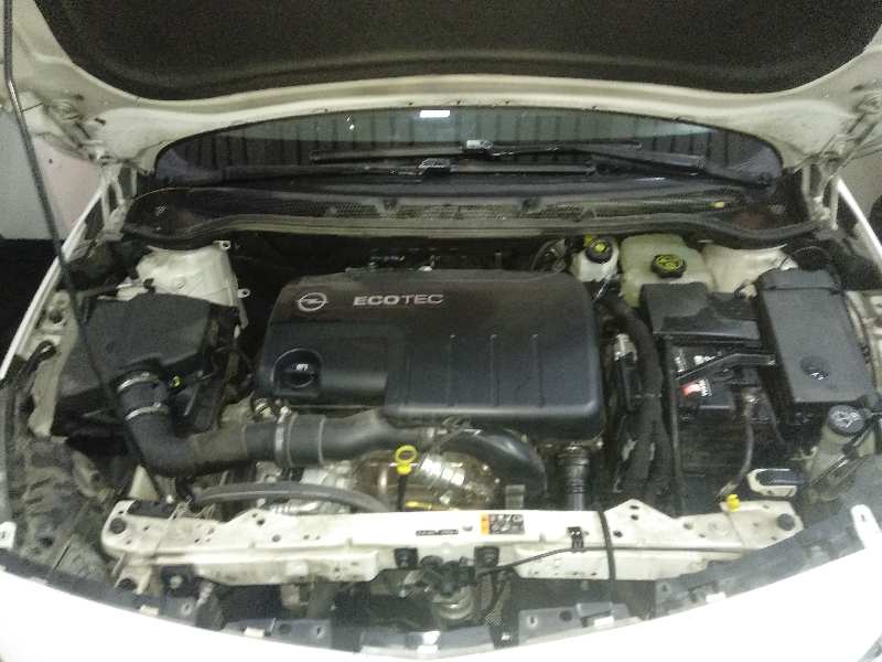 OPEL ASTRA J LIM. 4TÜRIG Excellence Motor 1,7 Ltr. - 81 kW 16V CDTI foto 4