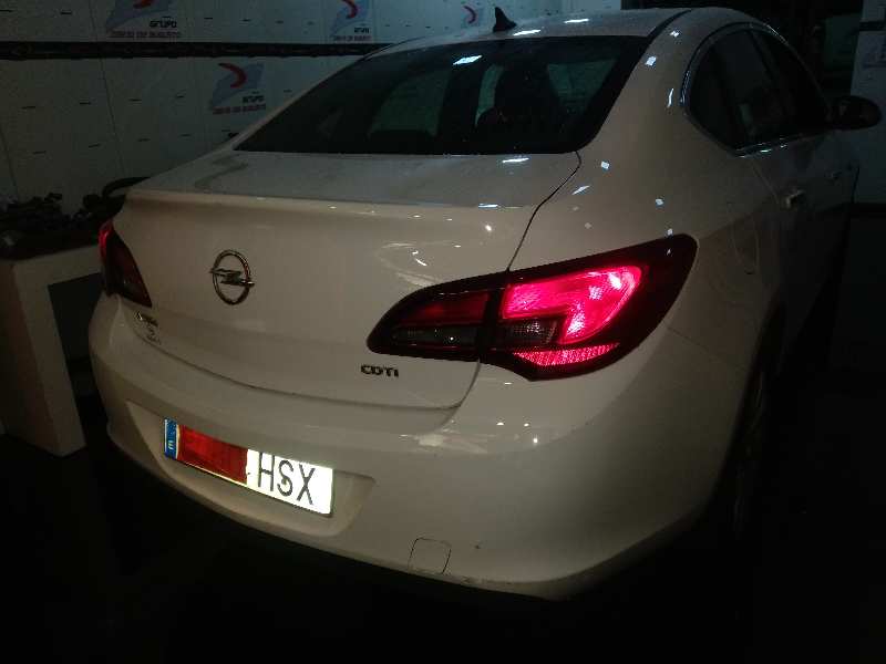OPEL ASTRA J LIM. 4TÜRIG Excellence Motor 1,7 Ltr. - 81 kW 16V CDTI
