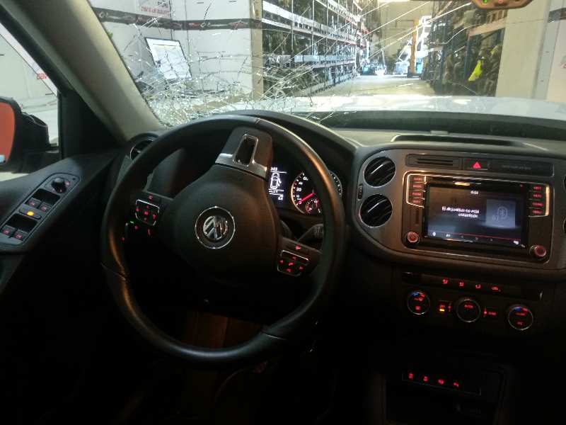 VOLKSWAGEN TIGUAN (5N2) R-Line BlueMotion   |   01.15 - 12.16