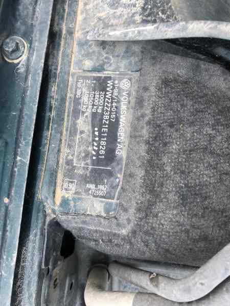 VOLKSWAGEN PASSAT BERLINA (3B3) Advance Motor 1,9 Ltr. - 96 kW TDI foto 9