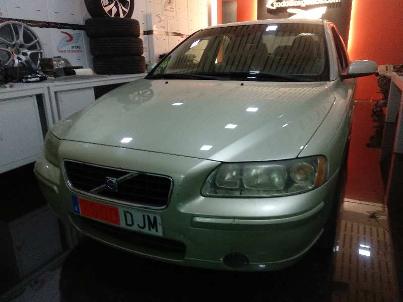 VOLVO S60 BERLINA (2000-2010) 2.4  (103kW) foto 2