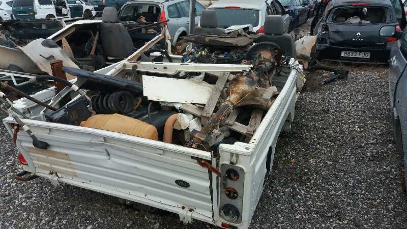 LAND ROVER DEFENDER (LD) TD5 110 S.W. County (90kW) Motor 2,5 Ltr. - 90 kW Td5 foto 7
