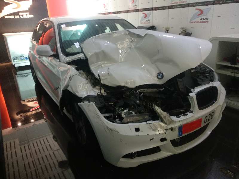 BMW SERIE 3 BERLINA (E90) 320d   |   03.10 - 12.11 foto 2
