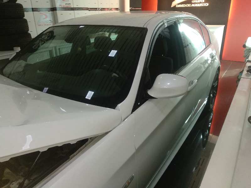 BMW SERIE 3 BERLINA (E90) 320d   |   03.10 - 12.11 foto 9