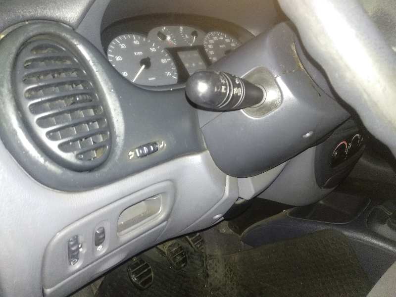 RENAULT MEGANE I FASE 2 BERLINA (BA0) 1.4 16V Authentique Motor 1,4 Ltr. - 70 kW CAT