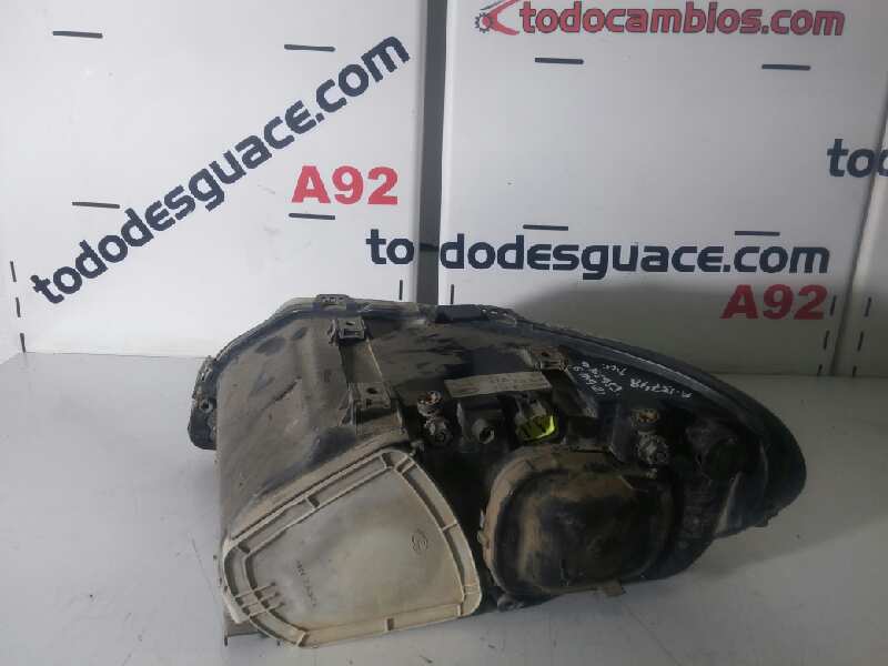 FARO DERECHO CHRYSLER VOYAGER (RG) 2.4 SE