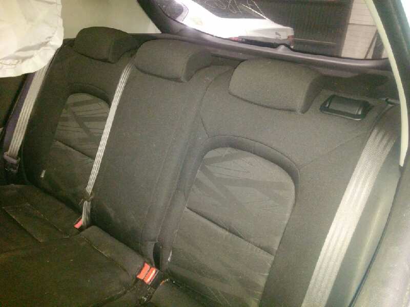 ASIENTO TRASERO MEDIO KIA CEE D Drive   |   08.15 - 12.18