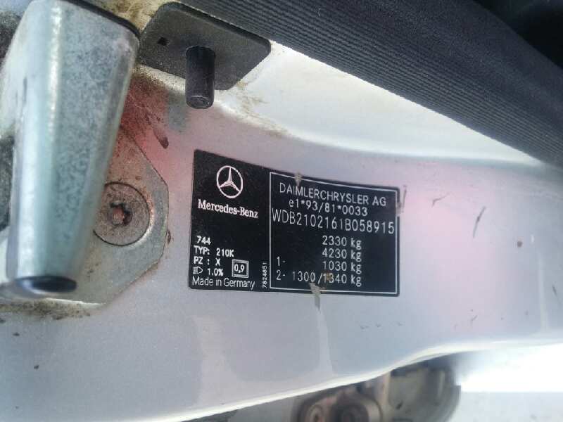 MERCEDES CLASE E (W210) FAMILIAR 270 T CDI (210.216)   |   06.99 - 12.02 foto 3