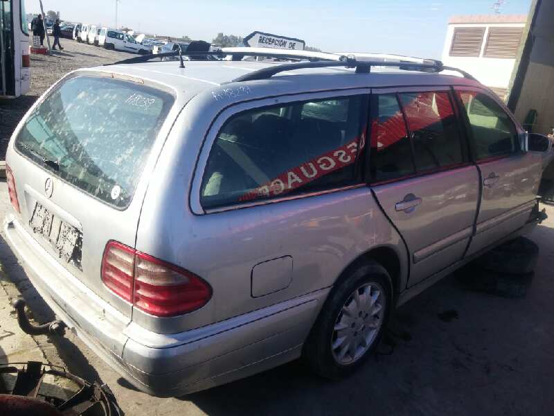 MERCEDES CLASE E (W210) FAMILIAR 270 T CDI (210.216)   |   06.99 - 12.02 foto 7