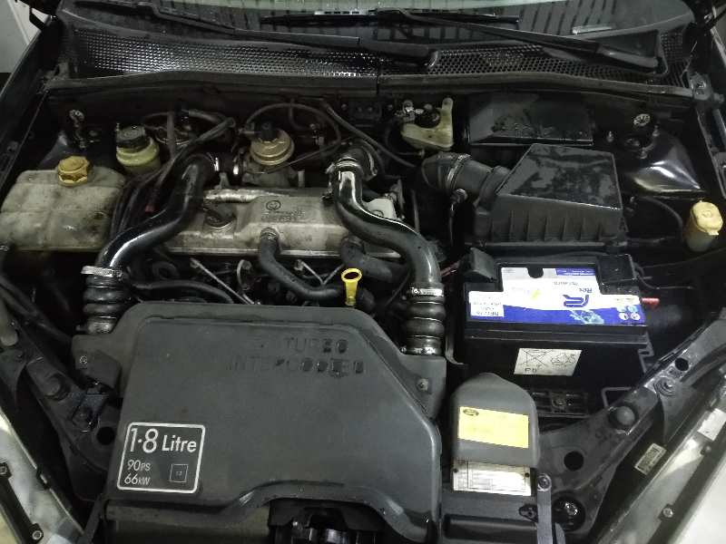 FORD FOCUS BERLINA (CAK) Ambiente   |   08.98 - 12.04 foto 4